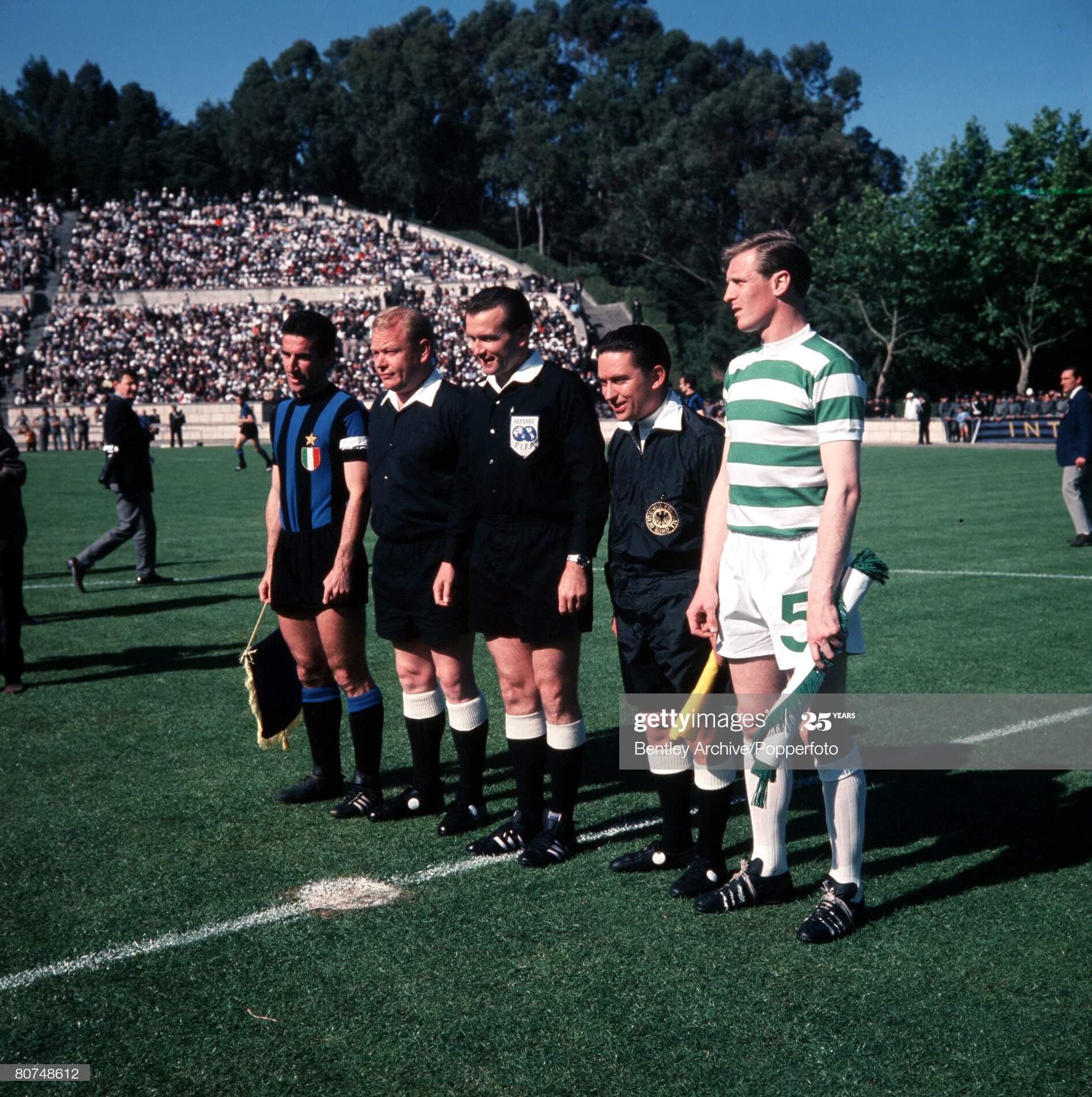 Jimmy Johnstone Signed Celtic European Cup Final 1967 Shirt Display -  Golden Soccer Signings
