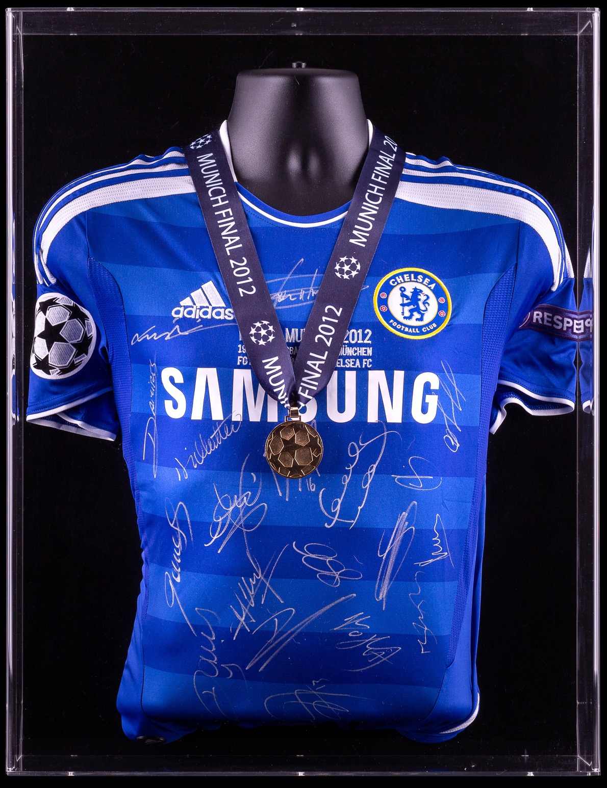 Chelsea UEFA Champions League Final 2012 Team Signed Shirt & Medal Display