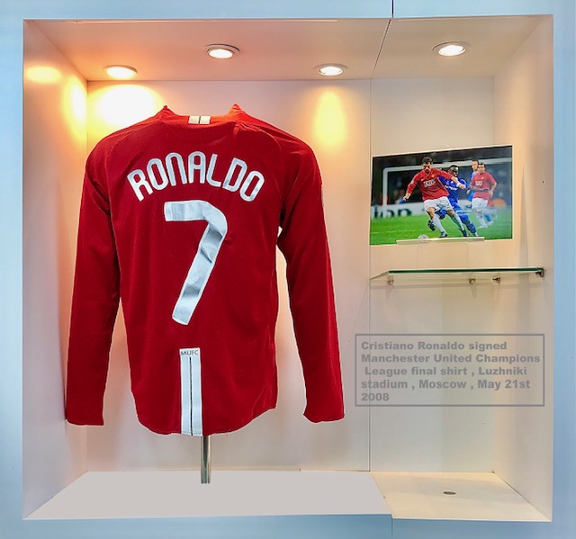 Cristiano Ronaldo Authentic 2008 Manchester United Signed & Framed Jer –  Ital Sport